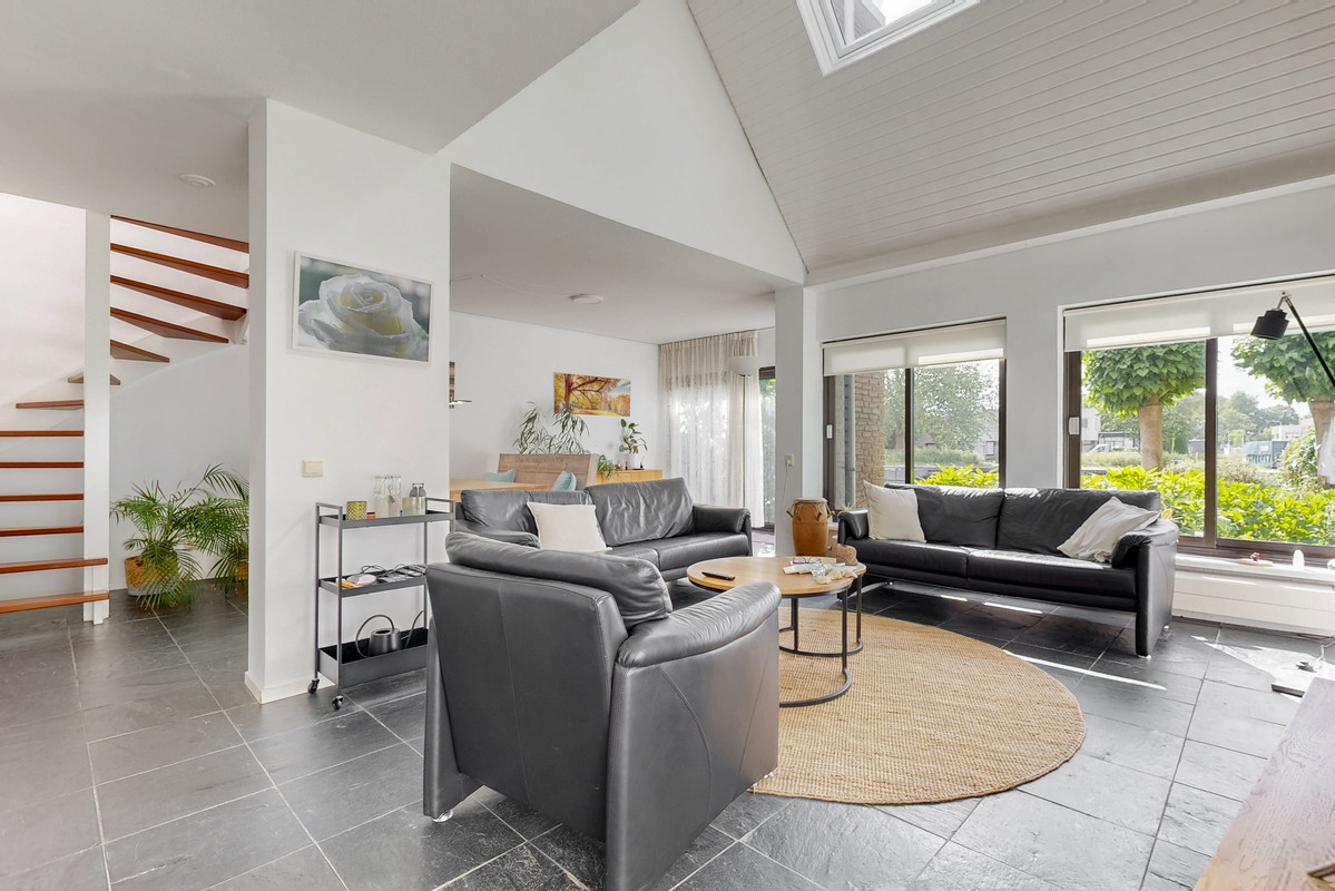 Hoekwoning te koop: Oxfordlaan 1, Leiden