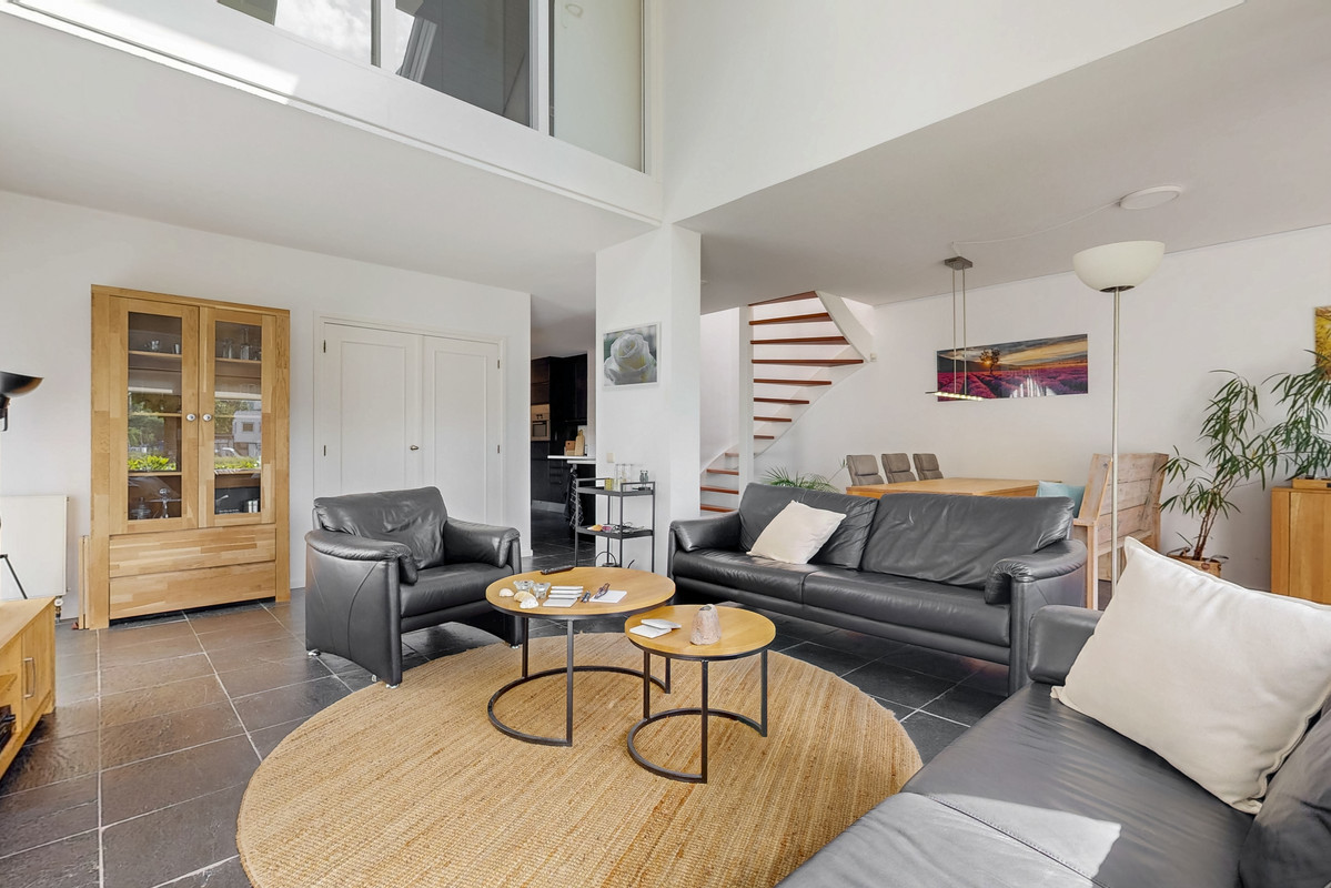 Hoekwoning te koop: Oxfordlaan 1, Leiden
