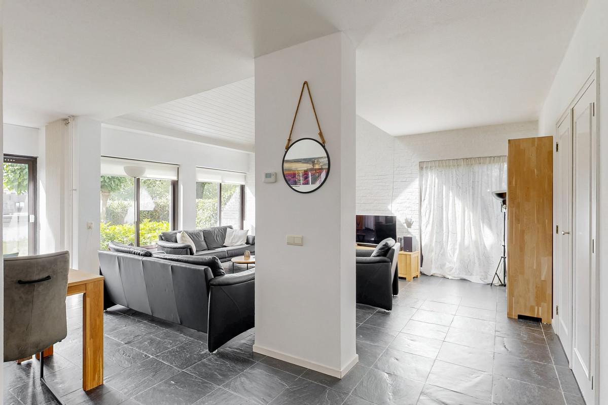 Hoekwoning te koop: Oxfordlaan 1, Leiden
