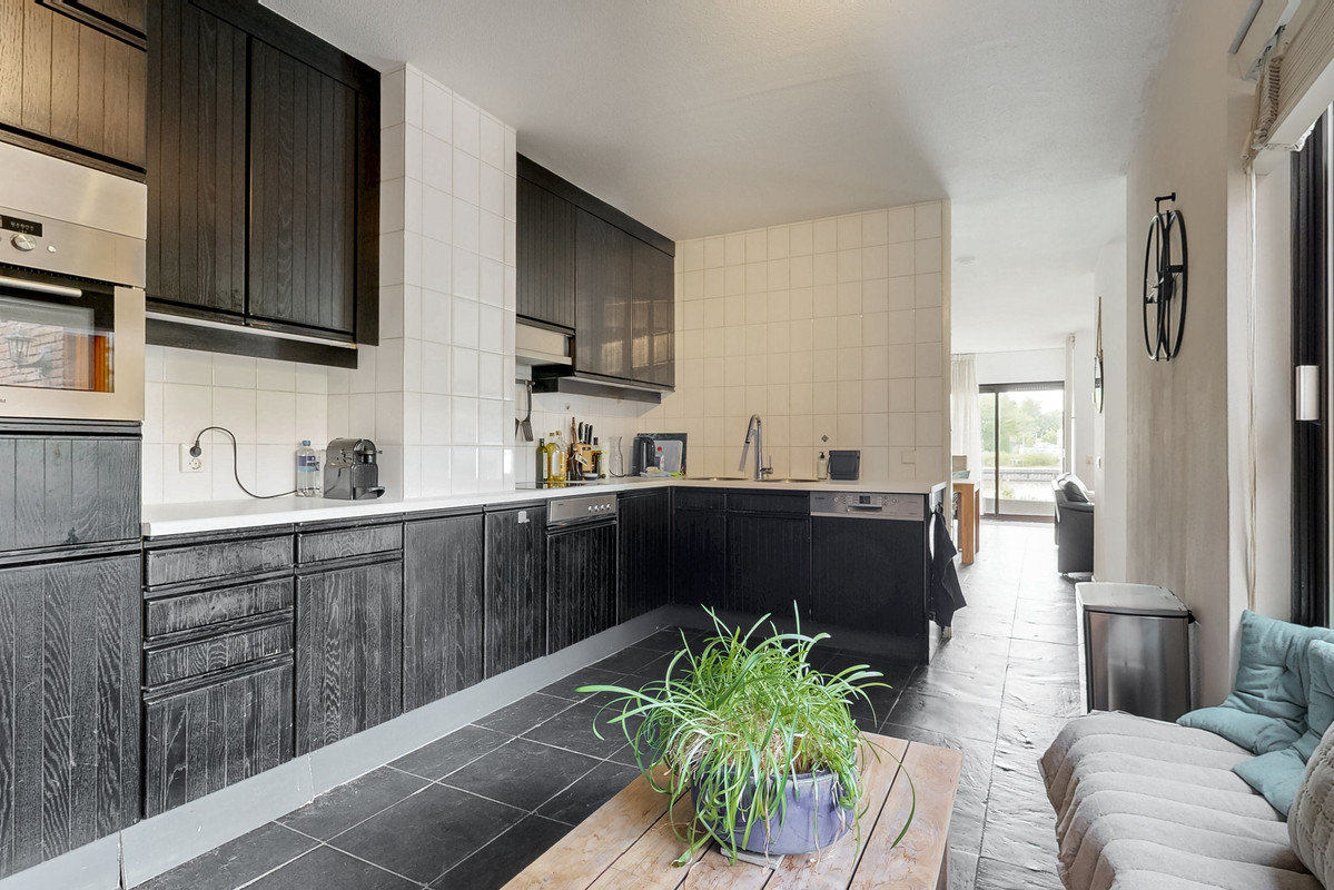 Hoekwoning te koop: Oxfordlaan 1, Leiden
