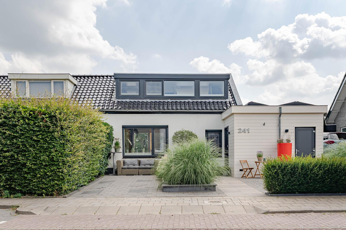 Hoekwoning te koop: Noordkade 241, Waddinxveen