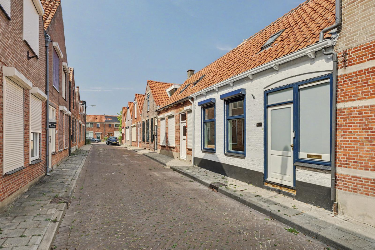 Tussenwoning te koop: Bleekveldstraat 11, Sint-Maartensdijk