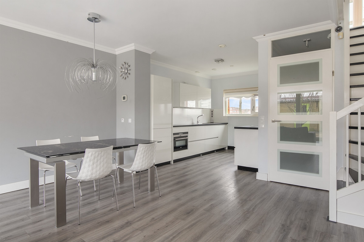 Tussenwoning te huur: Athenesingel 30, 'S-Gravenhage