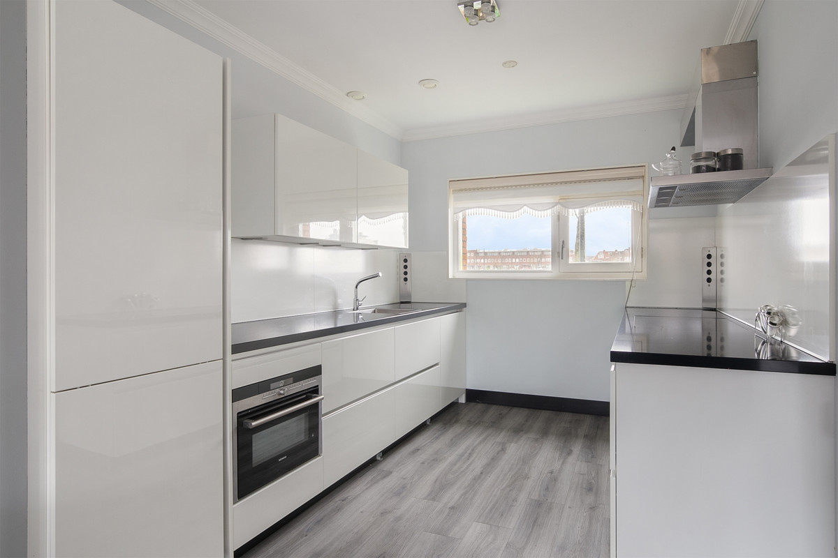 Tussenwoning te huur: Athenesingel 30, 'S-Gravenhage