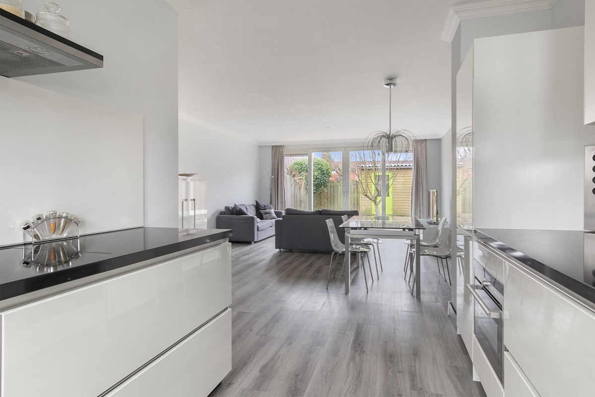 Tussenwoning te huur: Athenesingel 30, 'S-Gravenhage