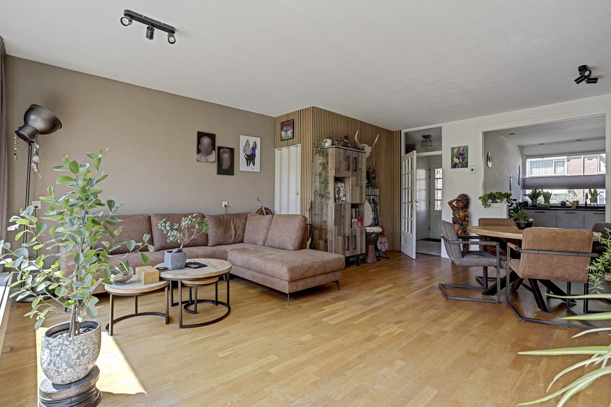 Tussenwoning te koop: Eikenlaan 34, 'S-Gravenzande