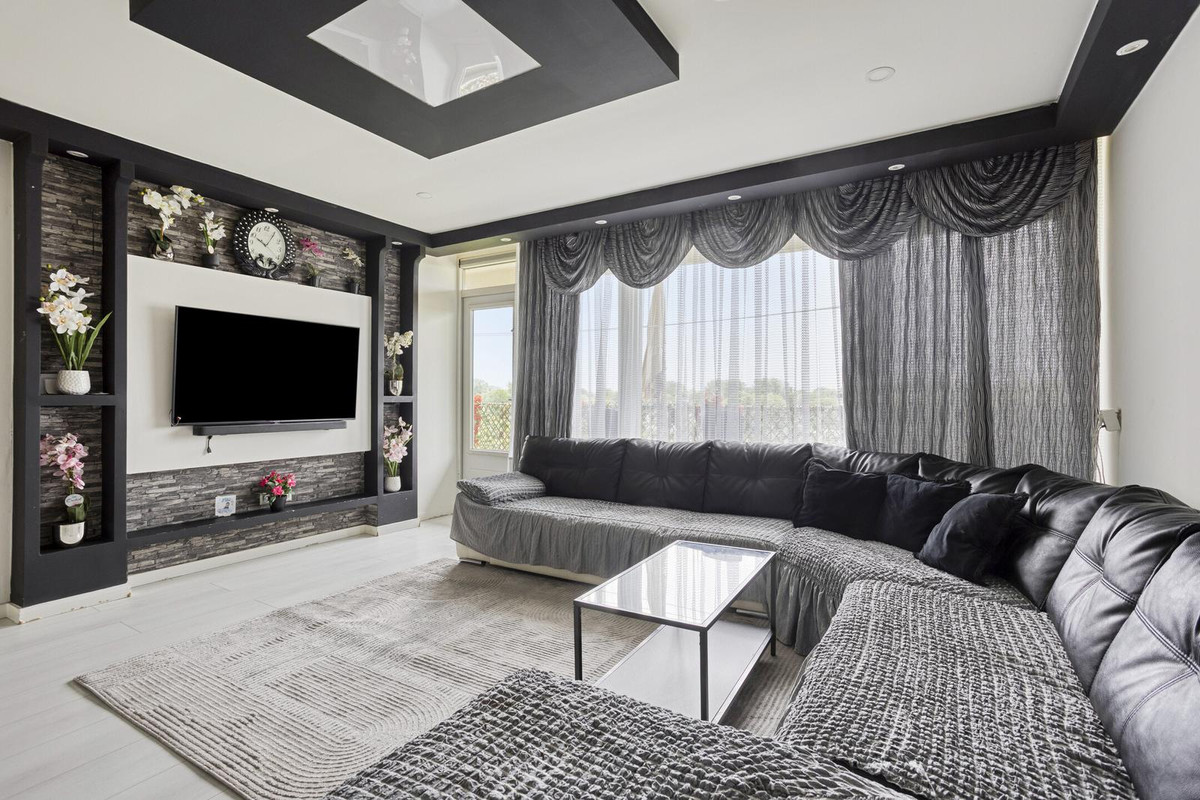 Appartement te koop: Pharus 143, Zaandam