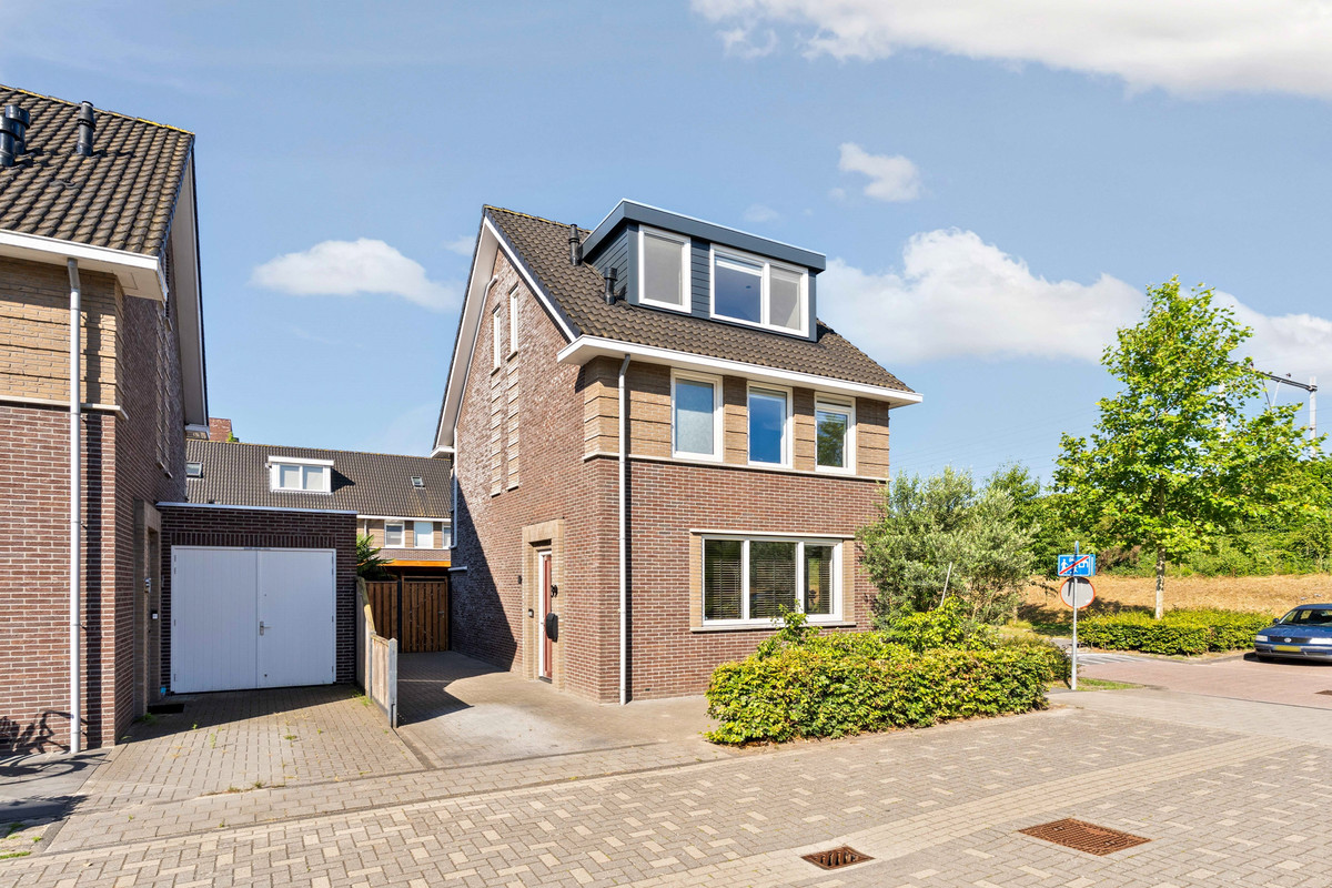 Vrijstaande woning te koop: Doerianstraat 39, Almere