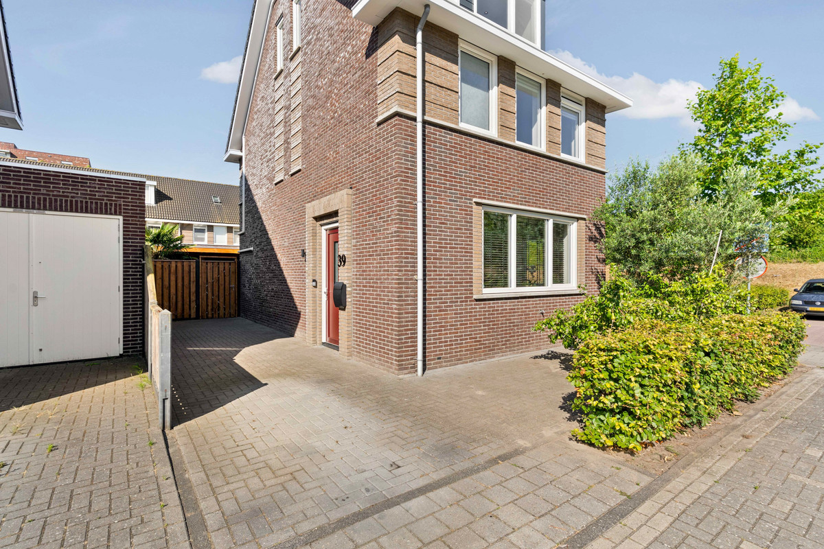 Vrijstaande woning te koop: Doerianstraat 39, Almere