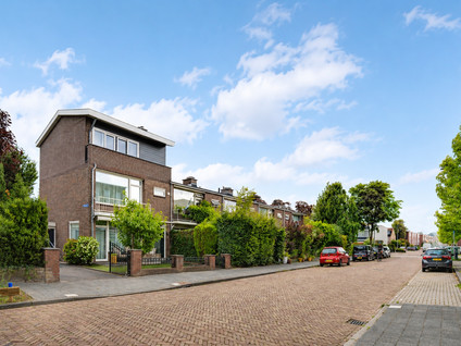 Prins Bernhardlaan 1