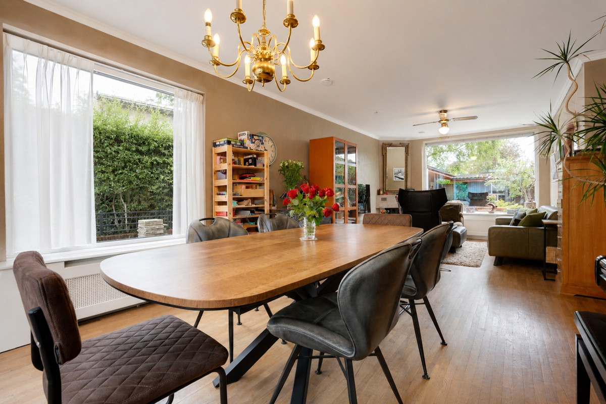 Tussenwoning te koop: Prins Bernhardlaan 1, Leidschendam