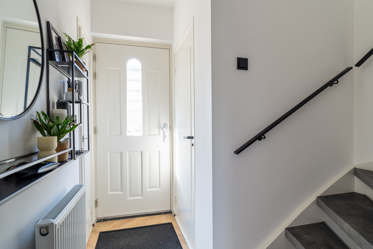 Tussenwoning te koop: Esdoornstraat 33, Waalwijk