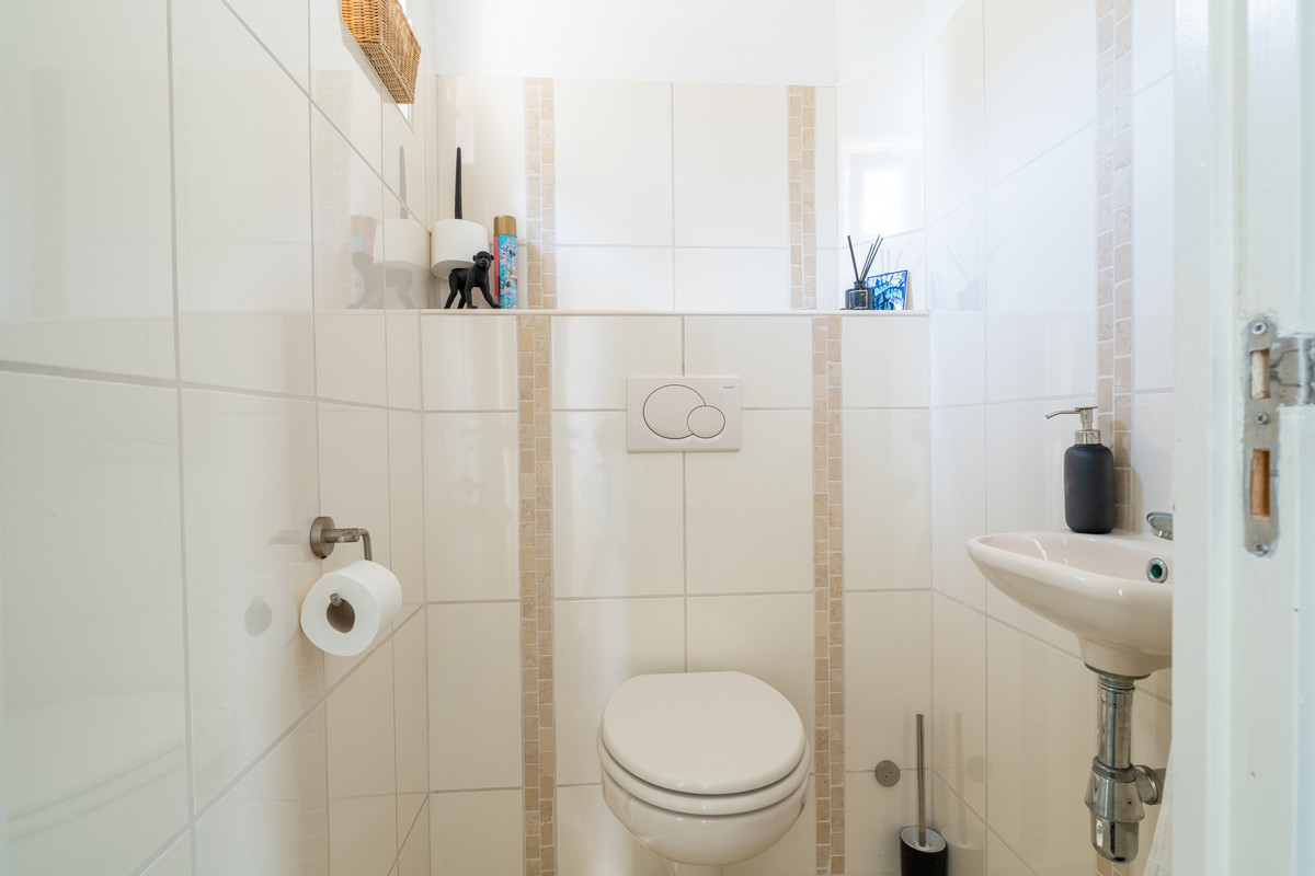 Tussenwoning te koop: Esdoornstraat 33, Waalwijk