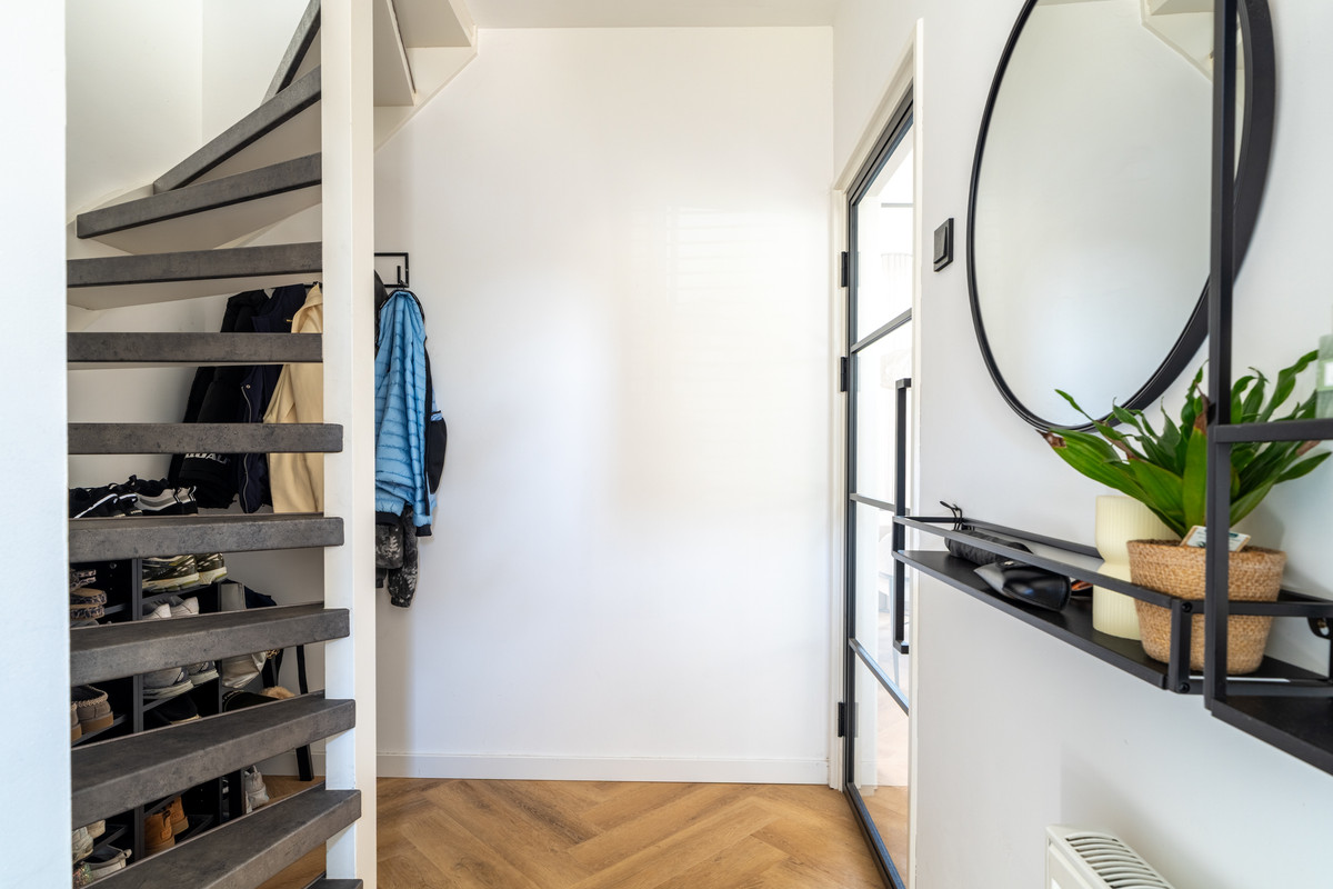 Tussenwoning te koop: Esdoornstraat 33, Waalwijk