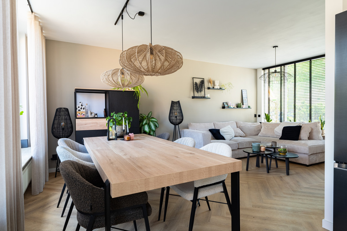 Tussenwoning te koop: Esdoornstraat 33, Waalwijk