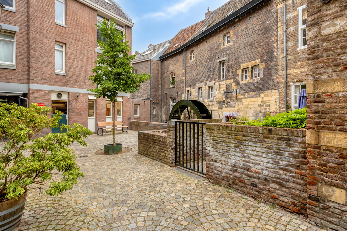 Hoekwoning te huur: Bisschopsmolengang 2B, Maastricht