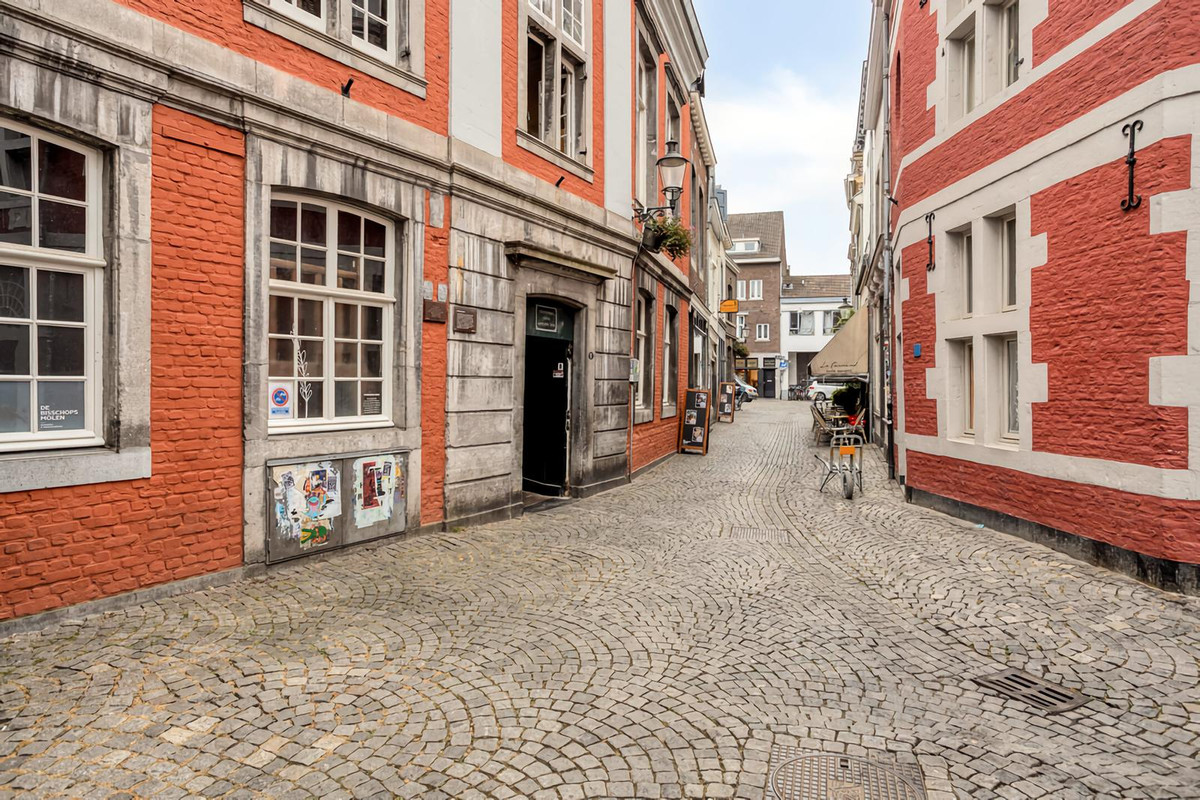 Hoekwoning te huur: Bisschopsmolengang 2B, Maastricht