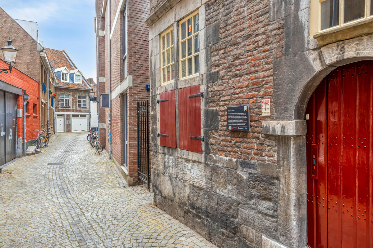 Hoekwoning te huur: Bisschopsmolengang 2B, Maastricht