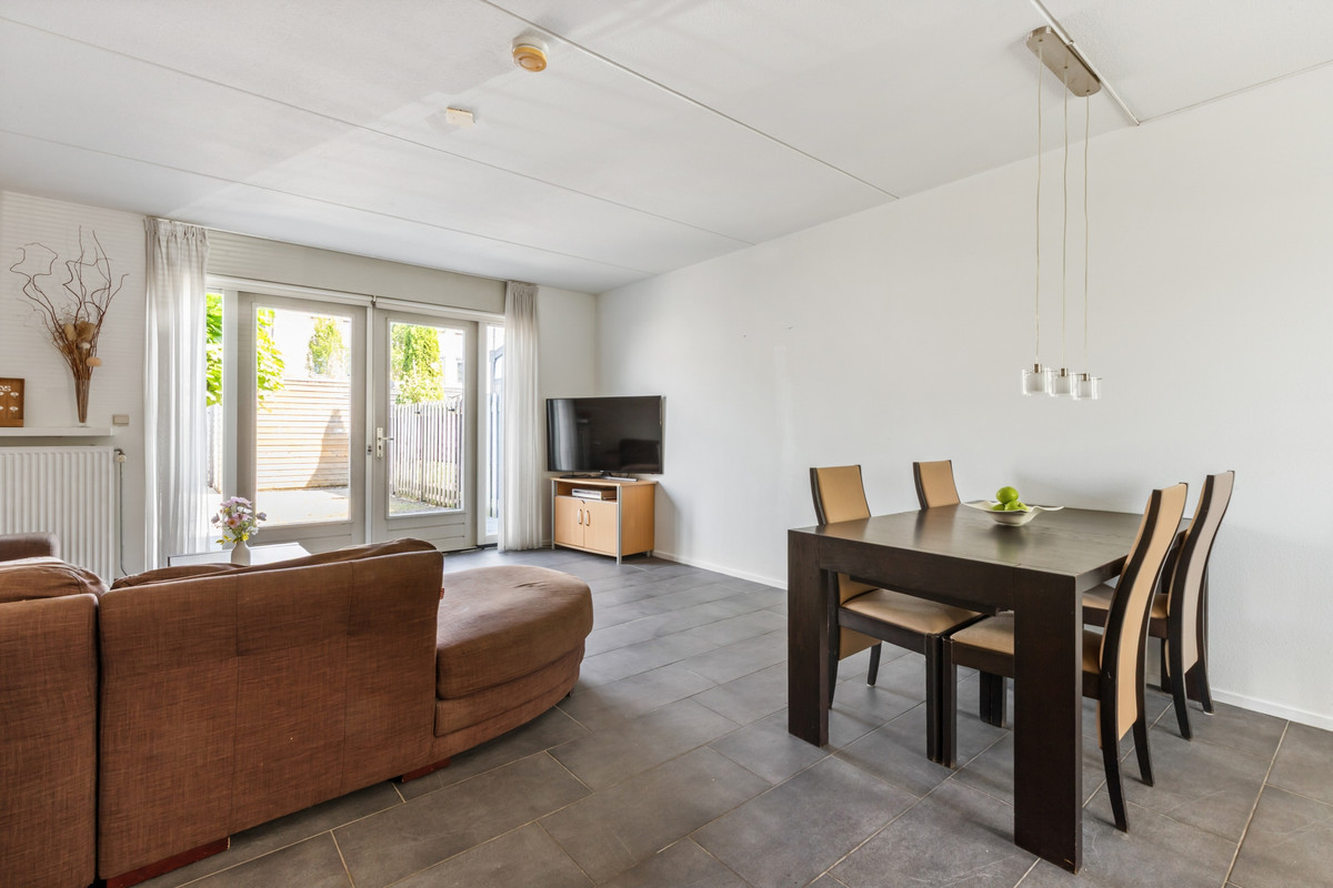Tussenwoning te koop: Holbeinstraat 47, Almere