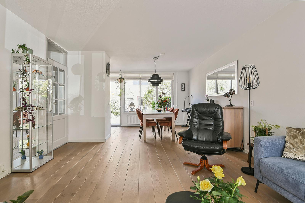Tussenwoning te koop: Giessenburg 4, Hoofddorp