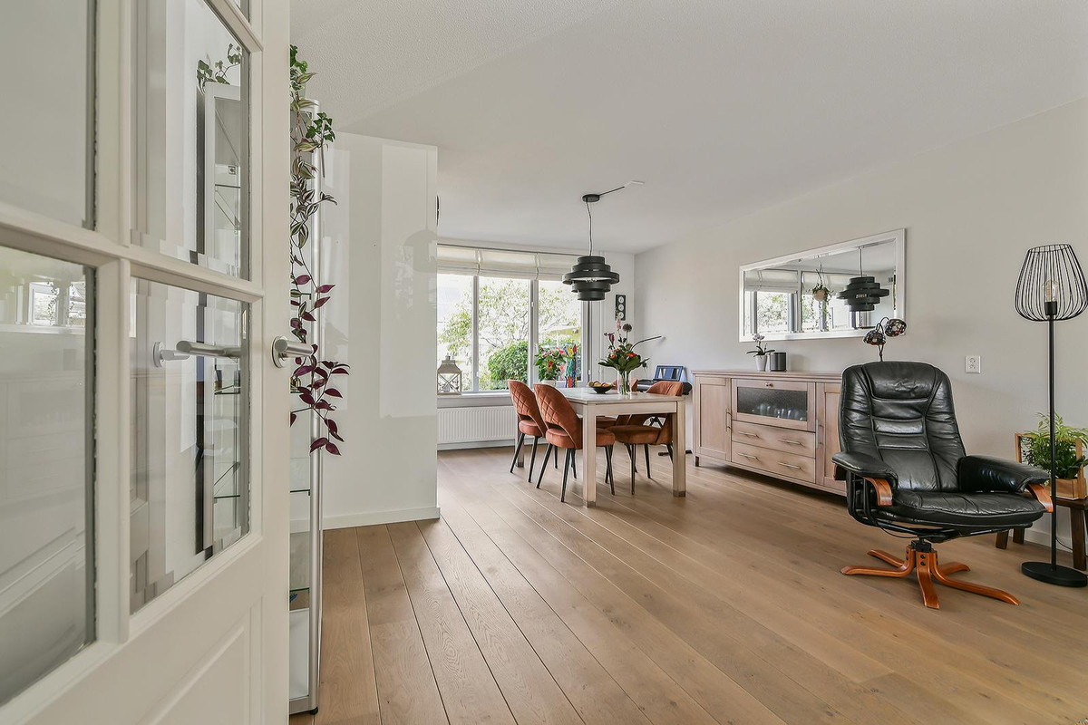 Tussenwoning te koop: Giessenburg 4, Hoofddorp