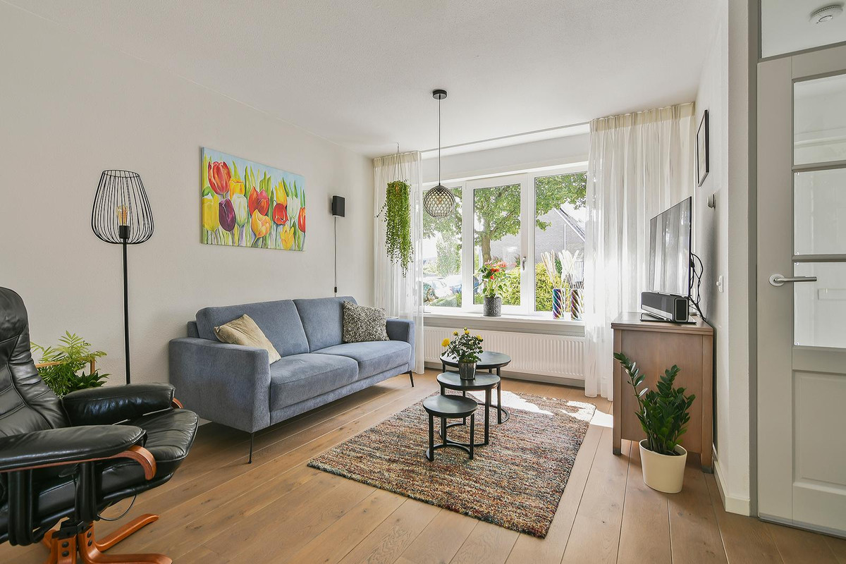 Tussenwoning te koop: Giessenburg 4, Hoofddorp