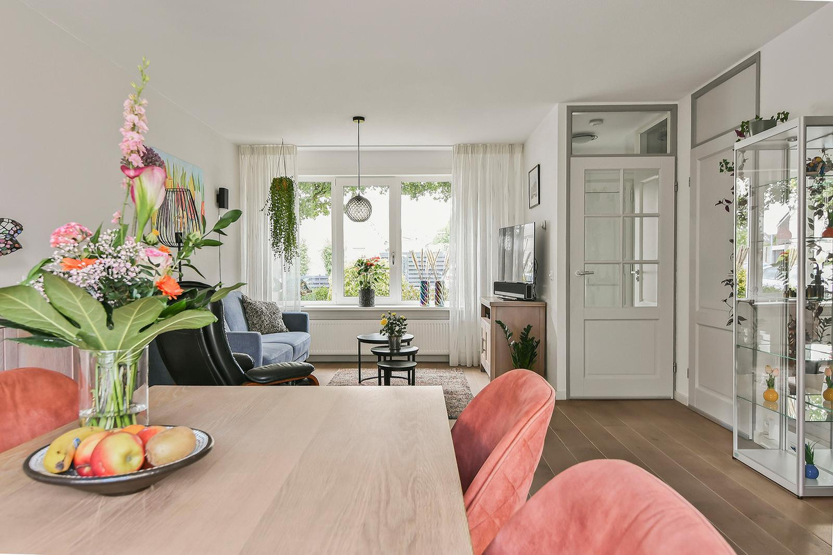Tussenwoning te koop: Giessenburg 4, Hoofddorp