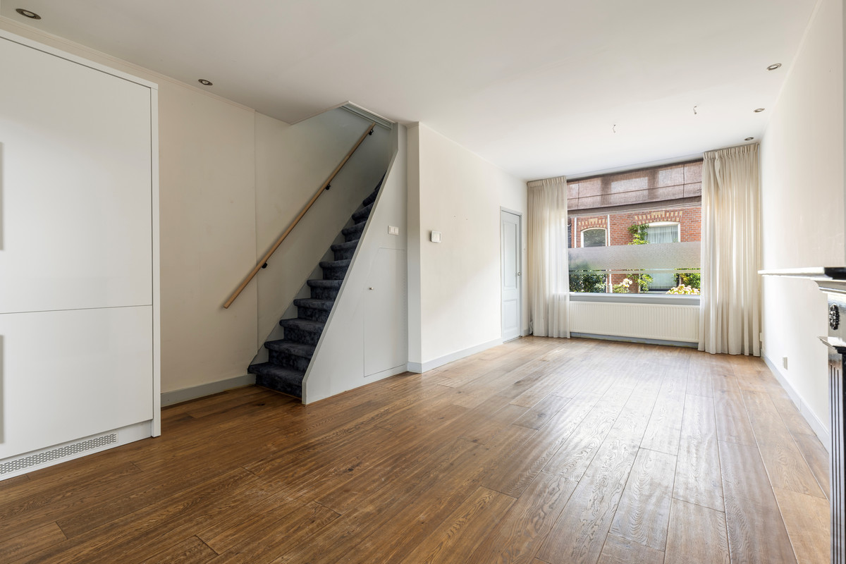 Hoekwoning te koop: Adriaan Van Altenastraat 5, Dordrecht