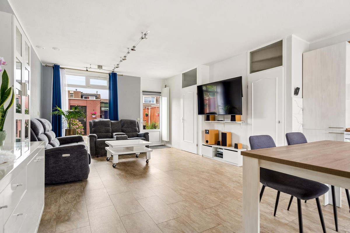 Tussenwoning te koop: Purmer 8, Lelystad