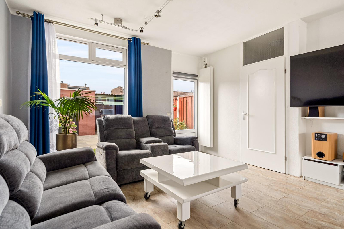 Tussenwoning te koop: Purmer 8, Lelystad
