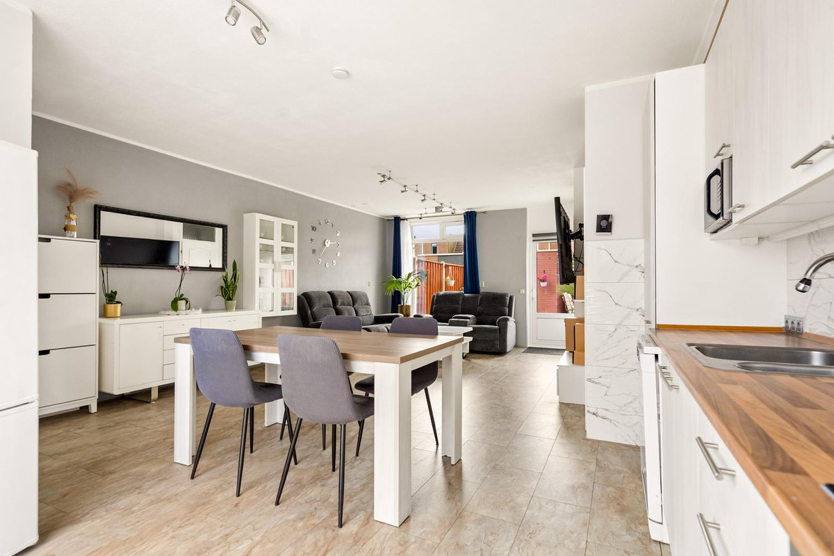 Tussenwoning te koop: Purmer 8, Lelystad