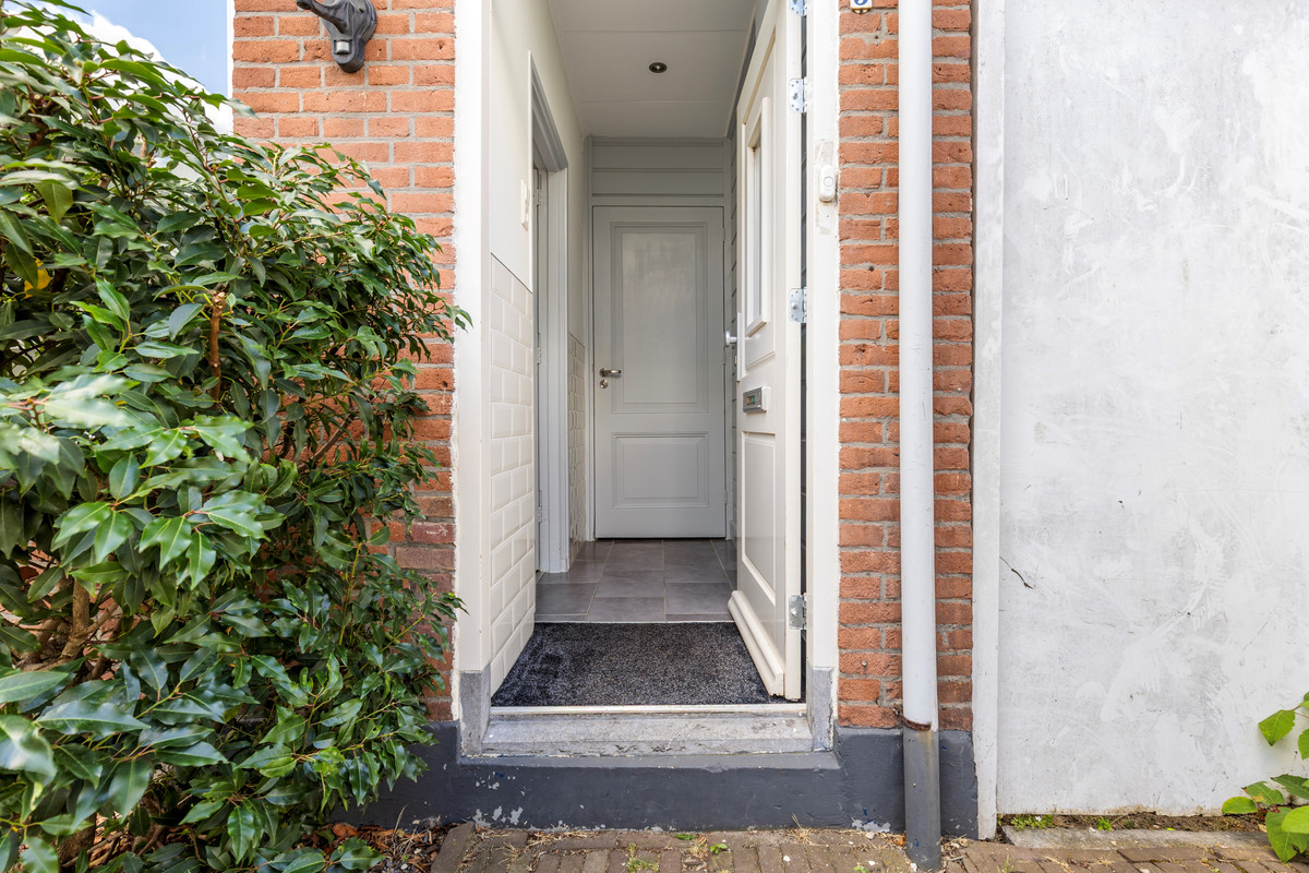 Hoekwoning te koop: Adriaan Van Altenastraat 5, Dordrecht