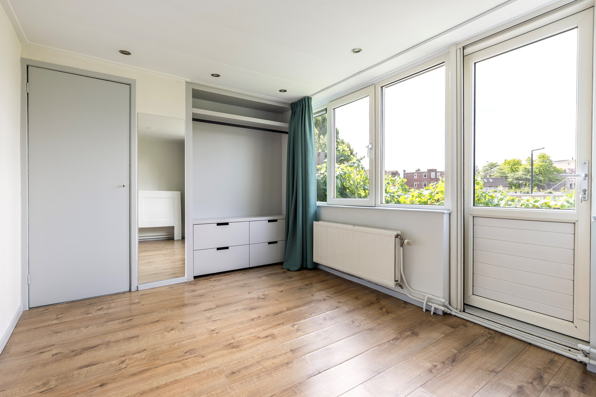 Hoekwoning te koop: Adriaan Van Altenastraat 5, Dordrecht