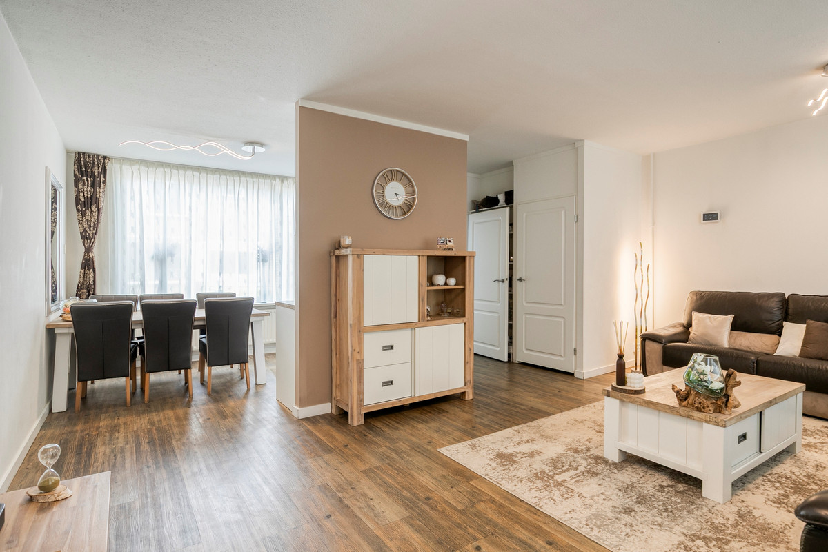 Tussenwoning te koop: Dokter Schöyerstraat 93, Gorinchem