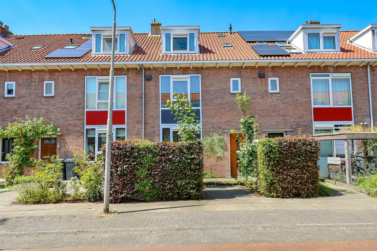 Tussenwoning te koop: Eikenrodelaan 73, Amstelveen