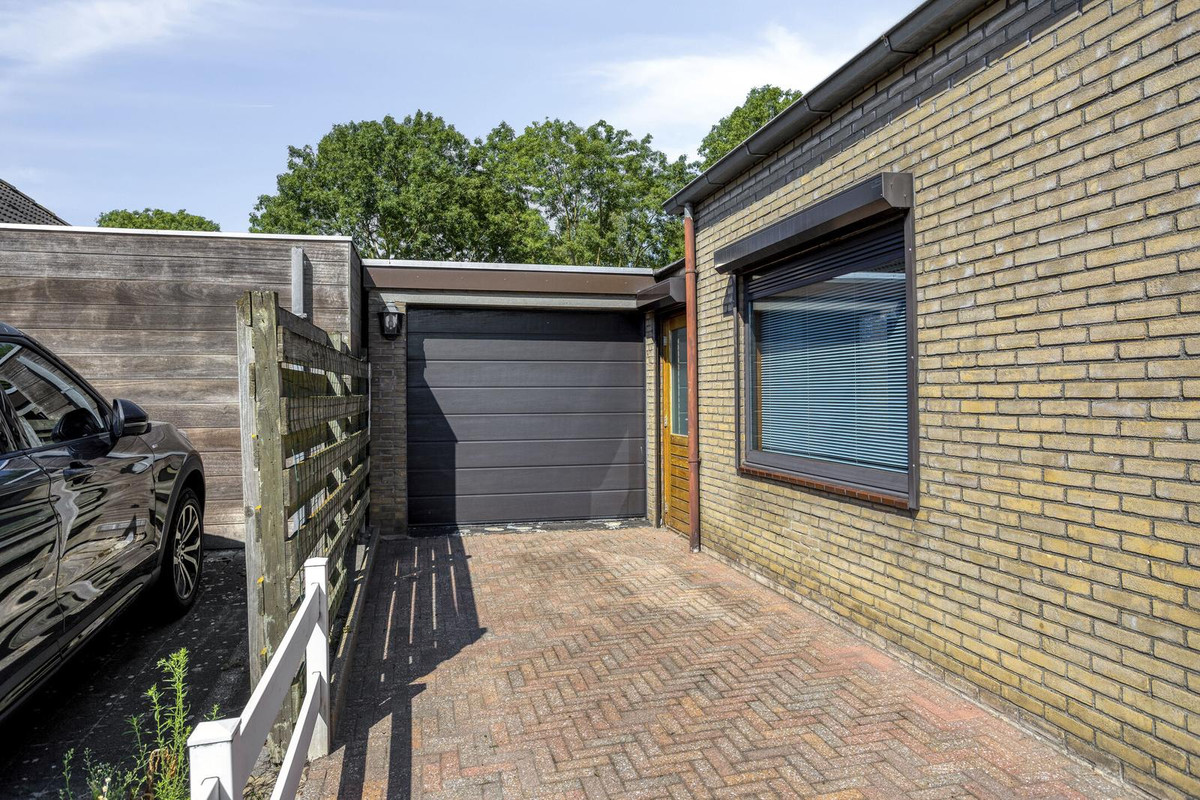 Vrijstaande woning te koop: Hummelstraat 1, Sas Van Gent