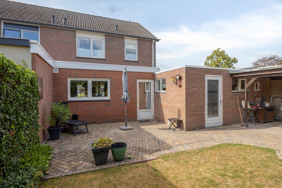 Hoekwoning te koop: de Havik 11, Denekamp