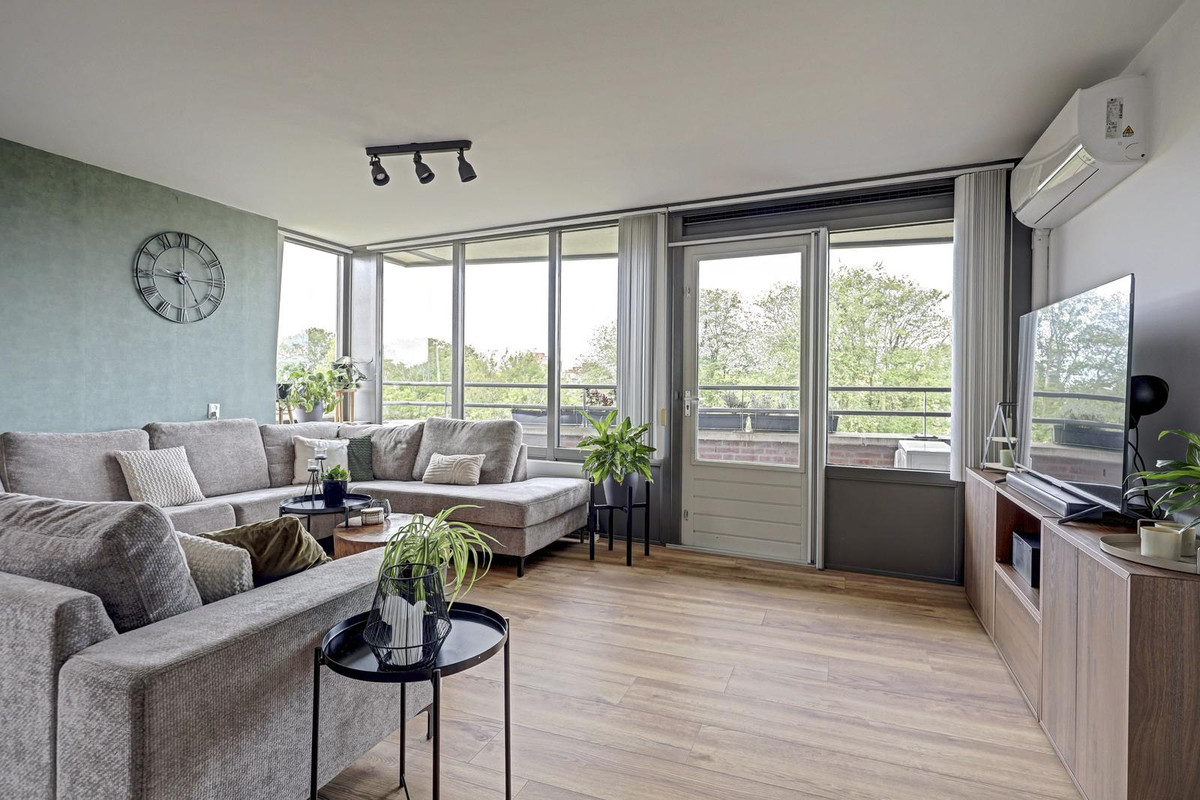 Appartement te koop: Lokkertsemolenweg 286, Hoogvliet Rotterdam