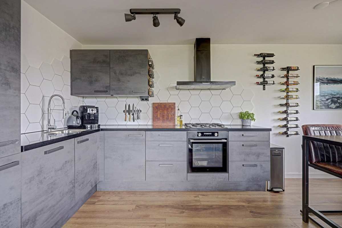 Appartement te koop: Lokkertsemolenweg 286, Hoogvliet Rotterdam