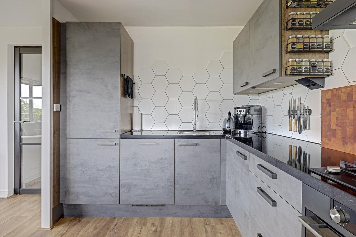 Appartement te koop: Lokkertsemolenweg 286, Hoogvliet Rotterdam