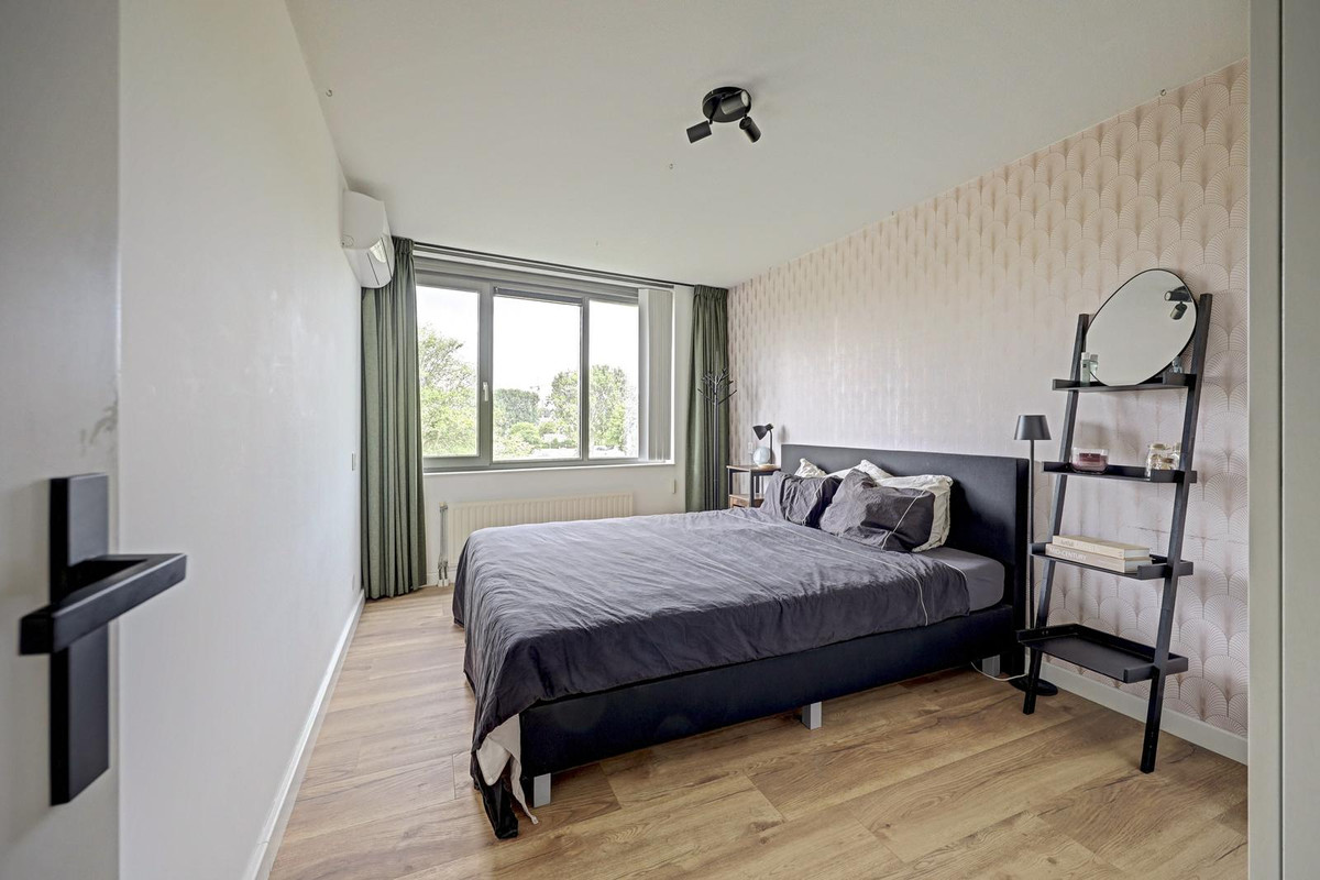 Appartement te koop: Lokkertsemolenweg 286, Hoogvliet Rotterdam
