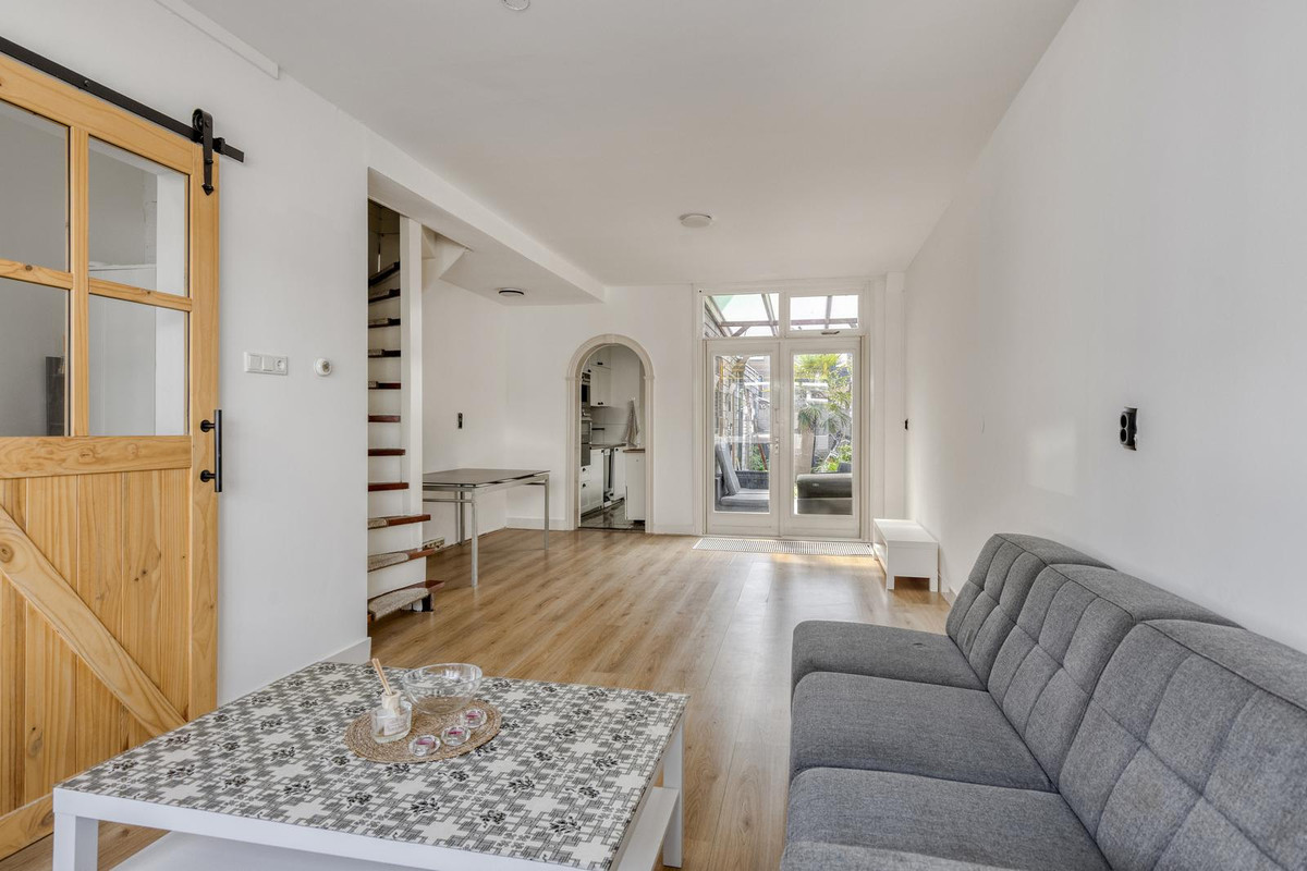 Hoekwoning te koop: De Ruyterstraat 75, Ijmuiden
