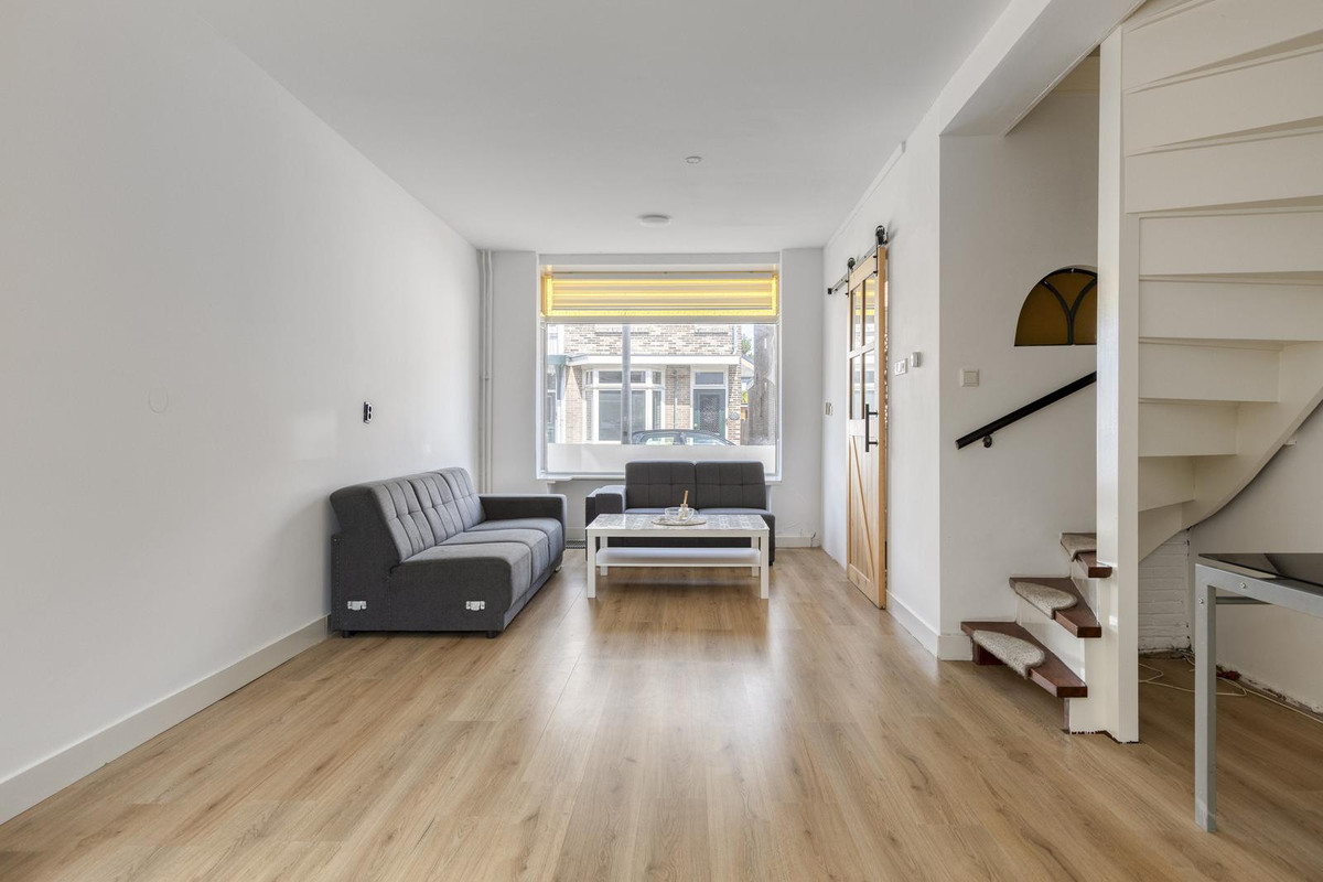 Hoekwoning te koop: De Ruyterstraat 75, Ijmuiden