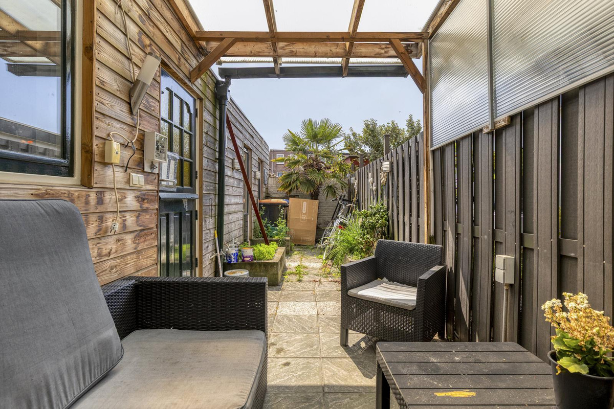 Hoekwoning te koop: De Ruyterstraat 75, Ijmuiden