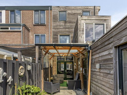 De Ruyterstraat 75