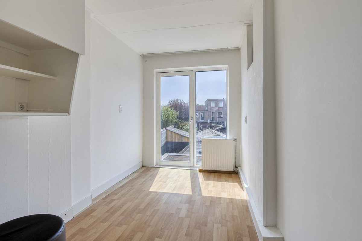 Hoekwoning te koop: De Ruyterstraat 75, Ijmuiden