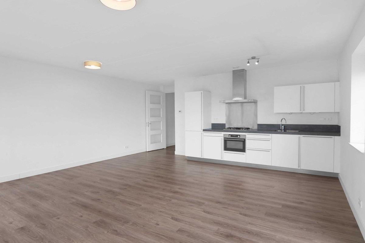 Appartement te koop: Martinus Nijhofflaan 210, Delft