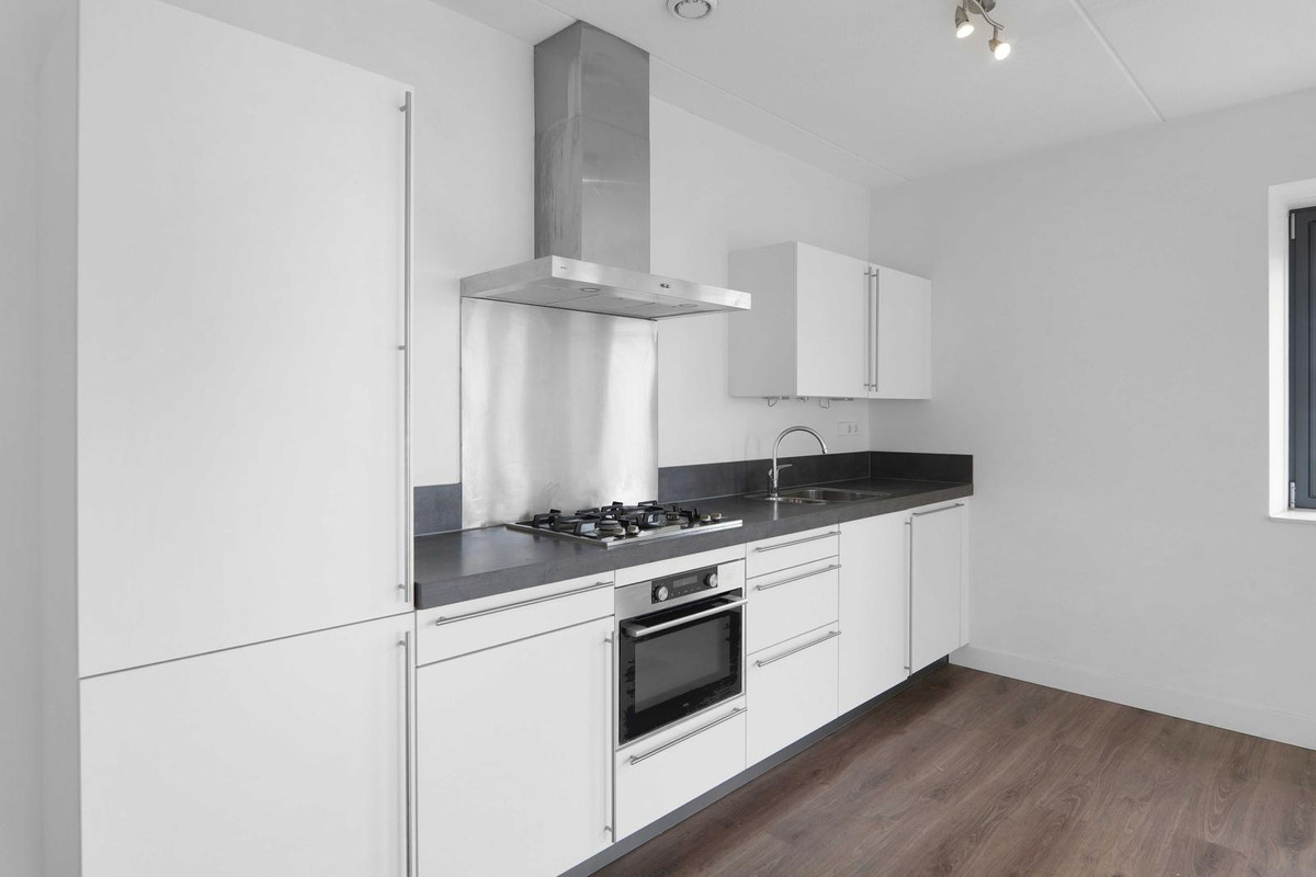 Appartement te koop: Martinus Nijhofflaan 210, Delft