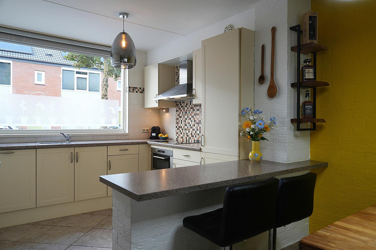 Tussenwoning te koop: Gentiaanlaan 16, Tilburg