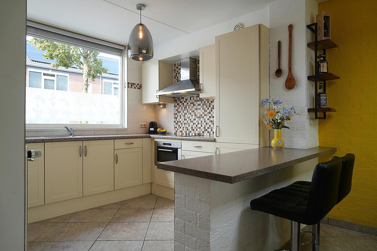 Tussenwoning te koop: Gentiaanlaan 16, Tilburg